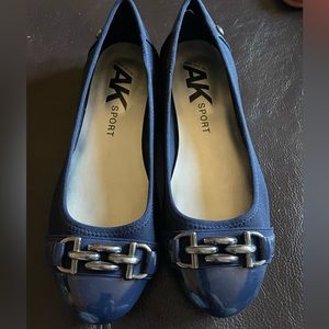 Annie Klein Sport navy flats